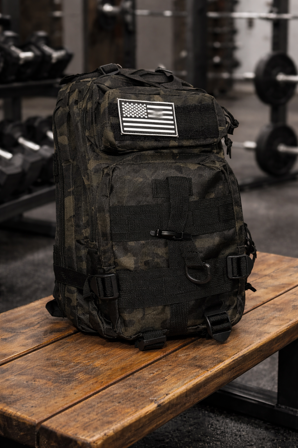 Mochila táctica 25L camuflaje negro – Estilo militar, resistente y funcional